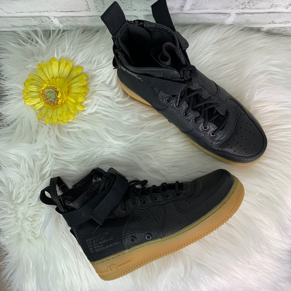 nike men's sf af1 mid basketball shoe